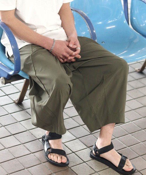 Salong hameu(サロン ハミュー)の「接触冷感 ストレッチ ワイドバルーンパンツ/膝下 七分丈サルエルイージーパンツ メンズ レディース ユニセックス(その他パンツ・メンズ・ネイビー/グリーン/ブラック/チャコールグレー・M/L/LL/S)」の8枚目の写真