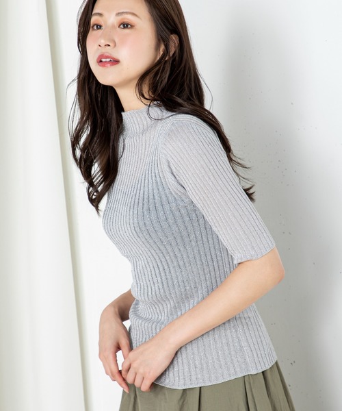 MILLION CARATS(ミリオンカラッツ)の「ラメのきらめきがコーデに華やかさをプラスする5分袖シアーニットプルオーバー(ニット/セーター・レディース・ブラック/ブラウン/グレー/オフホワイト・FREE)」の3枚目の写真