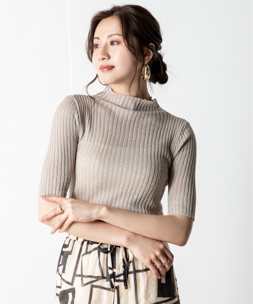 MILLION CARATS(ミリオンカラッツ)の「ラメのきらめきがコーデに華やかさをプラスする5分袖シアーニットプルオーバー(ニット/セーター・レディース・ブラック/ブラウン/グレー/オフホワイト・FREE)」の6枚目の写真