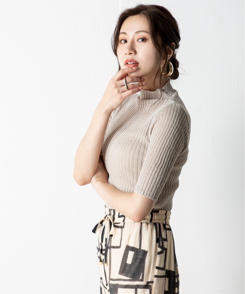 MILLION CARATS(ミリオンカラッツ)の「ラメのきらめきがコーデに華やかさをプラスする5分袖シアーニットプルオーバー(ニット/セーター・レディース・ブラック/ブラウン/グレー/オフホワイト・FREE)」の7枚目の写真