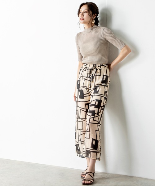 MILLION CARATS(ミリオンカラッツ)の「ラメのきらめきがコーデに華やかさをプラスする5分袖シアーニットプルオーバー(ニット/セーター・レディース・ブラック/ブラウン/グレー/オフホワイト・FREE)」の9枚目の写真