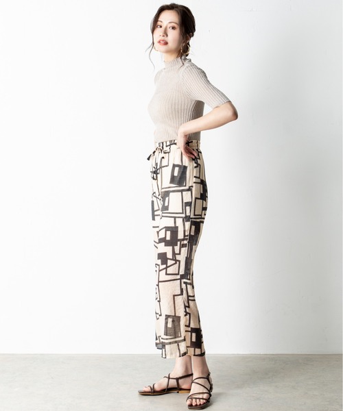 MILLION CARATS(ミリオンカラッツ)の「ラメのきらめきがコーデに華やかさをプラスする5分袖シアーニットプルオーバー(ニット/セーター・レディース・ブラック/ブラウン/グレー/オフホワイト・FREE)」の11枚目の写真