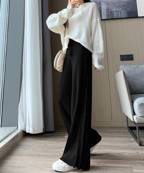 deux amour（ドゥーザムール）の「フリンジリブニットパンツ（その他パンツ・レディース・ホワイト/ブラック/ベージュ・FREE）」の11枚目の写真