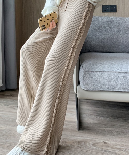 deux amour（ドゥーザムール）の「フリンジリブニットパンツ（その他パンツ・レディース・ホワイト/ブラック/ベージュ・FREE）」の15枚目の写真