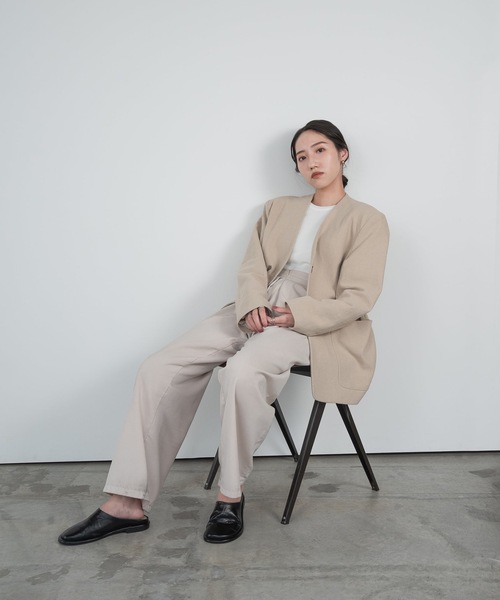 lawgy(ラウジー)の「gabardine big pocket jacket(ノーカラージャケット・レディース・ベージュ・FREE)」の4枚目の写真