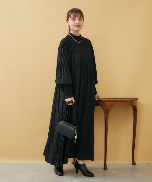 LUGIVA（ルギヴァ）の「LUGIVa プリーツワンピース（ワンピース・レディース・ブラック・FREE）」の4枚目の写真
