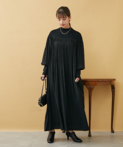 LUGIVA（ルギヴァ）の「LUGIVa プリーツワンピース（ワンピース・レディース・ブラック・FREE）」の2枚目の写真