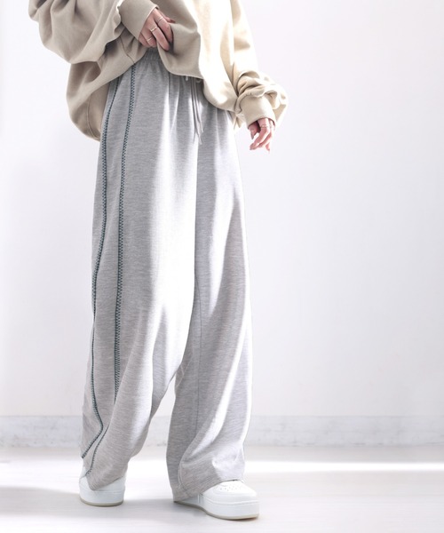 classicalelf（クラシカルエルフ）の「さりげないアクセントでこなれ感をplus。配色ステッチラインパンツ（スウェットパンツ・レディース・ブラック/杢グレー・MEDIUM/SMALL/X-LARGE/LARGE）」の9枚目の写真