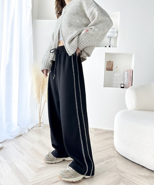 classicalelf（クラシカルエルフ）の「さりげないアクセントでこなれ感をplus。配色ステッチラインパンツ（スウェットパンツ・レディース・ブラック/杢グレー・MEDIUM/SMALL/X-LARGE/LARGE）」の11枚目の写真