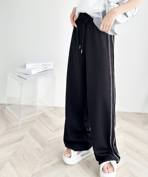 classicalelf（クラシカルエルフ）の「さりげないアクセントでこなれ感をplus。配色ステッチラインパンツ（スウェットパンツ・レディース・ブラック/杢グレー・MEDIUM/SMALL/X-LARGE/LARGE）」の19枚目の写真