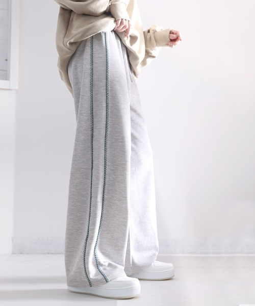 classicalelf（クラシカルエルフ）の「さりげないアクセントでこなれ感をplus。配色ステッチラインパンツ（スウェットパンツ・レディース・ブラック/杢グレー・MEDIUM/SMALL/X-LARGE/LARGE）」の22枚目の写真