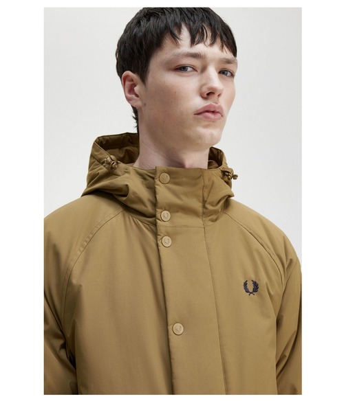 値下げ　FRED PERRY　フレッドペリー　ダウンコート　ベージュ　S FRED PERRY フレッドペリーダウンジャケットリバーシブルベージュ