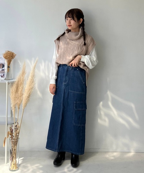 AS KNOW AS plus(アズノゥアズプラス)の「☆バックスリットナローカーゴスカート(スカート・レディース・ブルー系/ブラック系/ベージュ系・FREE)」の4枚目の写真