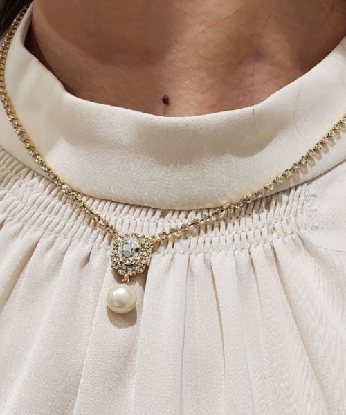 Cupid Heart(キューピッドハート)の「【Cupid Heart】結婚式アクセ!パールチャーム付きビジューネックレス(ネックレス・レディース・シルバー/ゴールド・MEDIUM)」の5枚目の写真