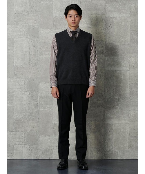 TRANS CONTINENTS（トランスコンチネンツ）の「TRANS CONTINENTS　BIZニット　Vネックベスト　ブラック/グレー/ネイビー（ベスト・メンズ・チャコールグレー/ブラック/ネイビー・L/M/LL）」の9枚目の写真