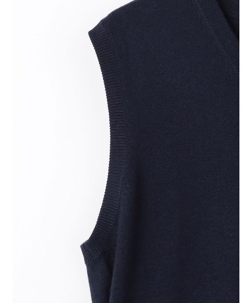 TRANS CONTINENTS（トランスコンチネンツ）の「TRANS CONTINENTS　BIZニット　Vネックベスト　ブラック/グレー/ネイビー（ベスト・メンズ・チャコールグレー/ブラック/ネイビー・L/M/LL）」の5枚目の写真