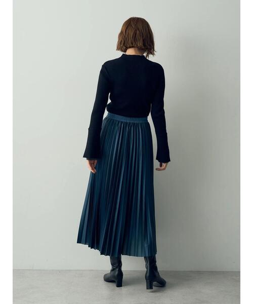 YECCA VECCA（イェッカヴェッカ）の「レザーライクプリーツスカート（スカート・レディース・ブルー/ブラック/カーキ・FREE）」の15枚目の写真