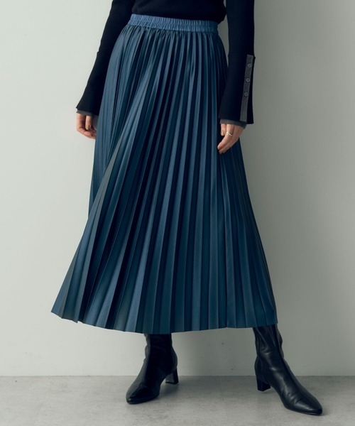YECCA VECCA（イェッカヴェッカ）の「レザーライクプリーツスカート（スカート・レディース・ブルー/ブラック/カーキ・FREE）」の3枚目の写真