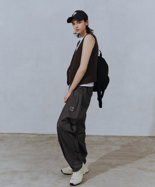 emmi（エミ）の「【emmi atelier】レーヨンリネンベスト（ベスト・レディース・チャコールグレー/ライトベージュ・0/1）」の10枚目の写真