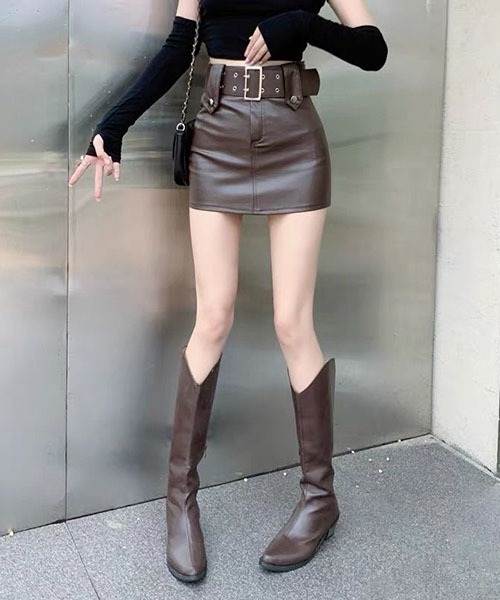 gossip!ロサンゼルス(ゴシップロサンゼルス)の「ベルト付き合成皮革ミニ丈スカート(スカート・レディース・ブラウン/ブラック・M/S)」の7枚目の写真