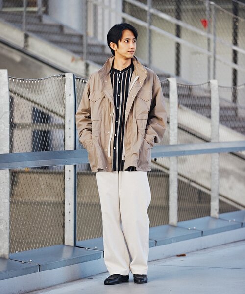 EDIFICE（エディフィス）の「ドライナイロン アーミースタンドブルゾン（ブルゾン・メンズ・ベージュ/ネイビー/サックスブルー・MEDIUM/LARGE）」の4枚目の写真