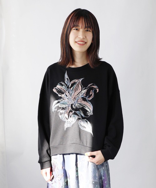スカラー　お花の刺繍が素敵な2way ブルゾン　未使用 iS ScoLar（イズスカラー）の「533266：手書き風ユリの花刺繍