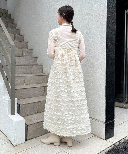 fredy emue（フレディエミュ）の「【オケージョン対応】フリンジキャミワンピース（ワンピース・レディース・アイボリー/ブラック・38）」の2枚目の写真