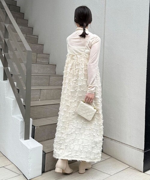 fredy emue（フレディエミュ）の「【オケージョン対応】フリンジキャミワンピース（ワンピース・レディース・アイボリー/ブラック・38）」の5枚目の写真