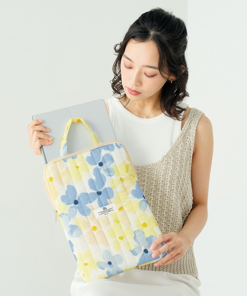 Wpc.（ダブリュピーシー）の「Wpc. Patterns キルティングPCケース M（PCグッズ・レディース・ホワイト系その他/イエロー系その他/ブラック系その他/イエロー系その他2/ネイビー系/オフホワイト/オレンジ系その他/レッド系その他・FREE）」の6枚目の写真
