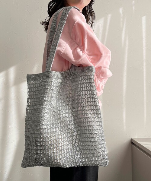 fredy emue（フレディエミュ）の「メタルコード編みスクエアトートバッグ（トートバッグ・レディース・シルバー/オフホワイト/ゴールド・FREE）」の12枚目の写真