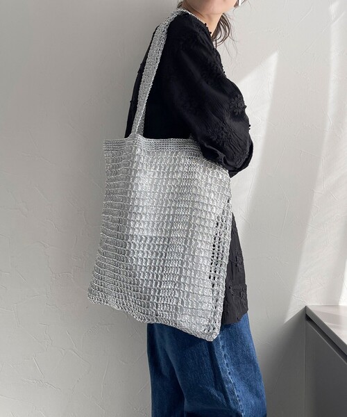 fredy emue（フレディエミュ）の「メタルコード編みスクエアトートバッグ（トートバッグ・レディース・シルバー/オフホワイト/ゴールド・FREE）」の15枚目の写真