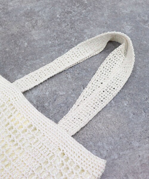 fredy emue（フレディエミュ）の「メタルコード編みスクエアトートバッグ（トートバッグ・レディース・シルバー/オフホワイト/ゴールド・FREE）」の4枚目の写真