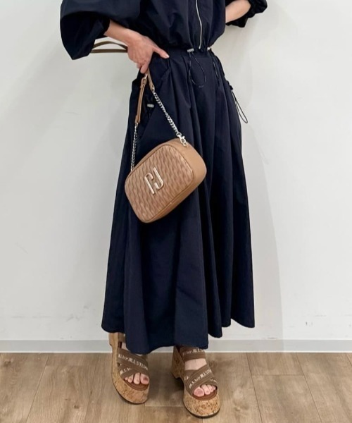 JILL by JILL STUART(ジルバイジルスチュアート)の「◇ナイロンハイウエストフレアスカート(スカート・レディース・ネイビー/ホワイト・SMALL/MEDIUM)」の2枚目の写真