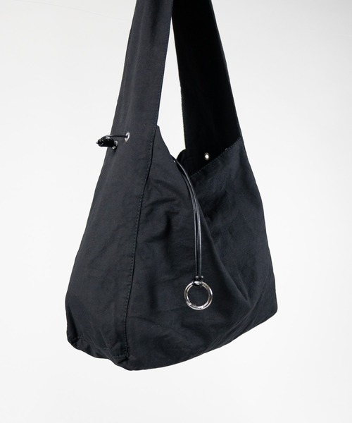 WALK IN CLOSET(ウォークインクローゼット)の「SENTI_LEATHER CORD SHOULDER BAG(ショルダーバッグ・メンズ・ブラック/アイボリー・FREE)」の2枚目の写真