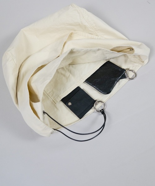 WALK IN CLOSET(ウォークインクローゼット)の「SENTI_LEATHER CORD SHOULDER BAG(ショルダーバッグ・メンズ・ブラック/アイボリー・FREE)」の8枚目の写真
