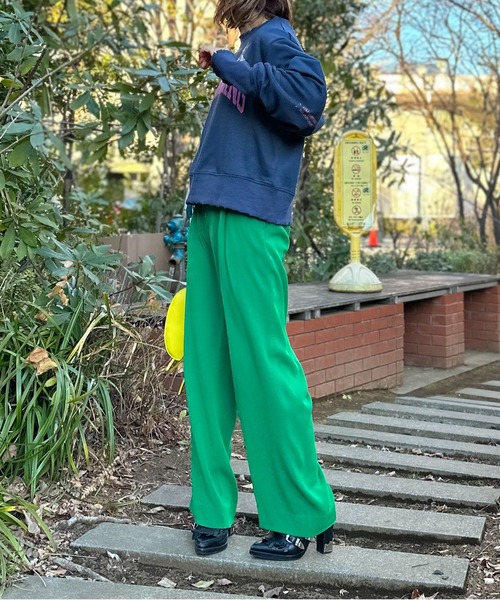 mi via loca(ミヴィアロカ)の「Vintageライク ダメージ加工 刺繍×ロゴプリント裏毛スウェット(スウェット・レディース・トップグレー/オートミール/ネイビー・FREE)」の22枚目の写真