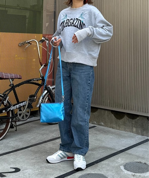 mi via loca(ミヴィアロカ)の「Vintageライク ダメージ加工 刺繍×ロゴプリント裏毛スウェット(スウェット・レディース・トップグレー/オートミール/ネイビー・FREE)」の19枚目の写真