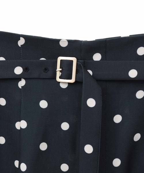 31 Sons de mode（トランテアン　ソン　ドゥ　モード）の「ドット柄ベルト付きテーパードパンツ（その他パンツ・レディース・オフホワイト/ネイビー・36/38）」の21枚目の写真