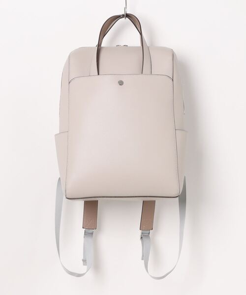 and it_（アンドイット）の「Legato Largo かるいかばん PC収納リュック（バックパック/リュック・レディース・ライトグレー/キャメル/ブラック/グレイッシュベージュ/ダークグレー/ダークブラウン・FREE）」の3枚目の写真