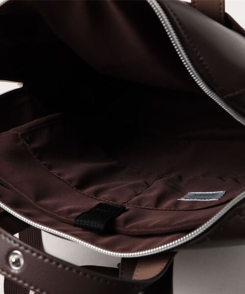 and it_（アンドイット）の「Legato Largo かるいかばん PC収納リュック（バックパック/リュック・レディース・ライトグレー/キャメル/ブラック/グレイッシュベージュ/ダークグレー/ダークブラウン・FREE）」の15枚目の写真