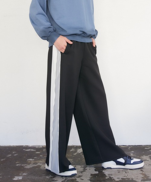 ENVYM(アンビー)の「サイドライントラックパンツ(その他パンツ・レディース・ブラック/ブルー・SMALL/MEDIUM)」の11枚目の写真