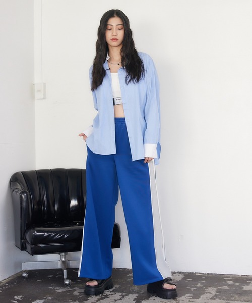 ENVYM(アンビー)の「サイドライントラックパンツ(その他パンツ・レディース・ブラック/ブルー・SMALL/MEDIUM)」の3枚目の写真