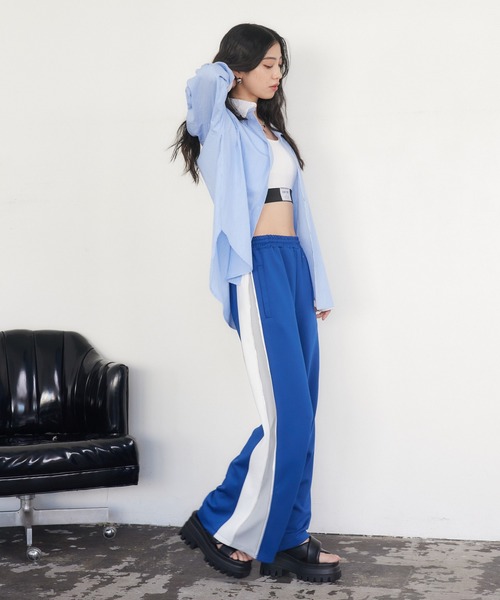 ENVYM(アンビー)の「サイドライントラックパンツ(その他パンツ・レディース・ブラック/ブルー・SMALL/MEDIUM)」の21枚目の写真