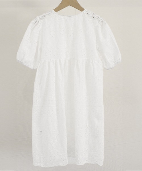 Miniministore(ミニミニストア)の「スカラップ刺しゅうレースブラウスVネック半袖半袖(シャツ/ブラウス・レディース・ホワイト・M/L)」の17枚目の写真