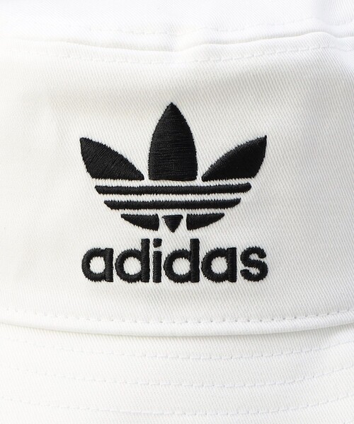 FREAK'S STORE（フリークスストア）の「限定展開　adidas/アディダス　BUCKET HAT AC / バケットハット（ハット・レディース・ホワイト/ベージュ/ブラック・MEDIUM）」の7枚目の写真