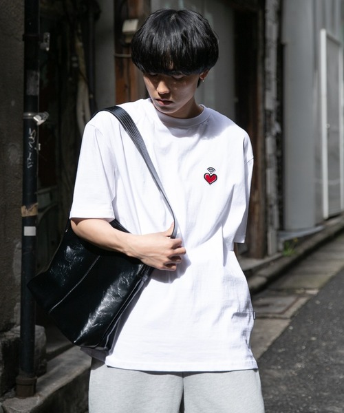 セール】【UNISEX】WANGGWAN／Heart WiFi T 2115037（Tシャツ