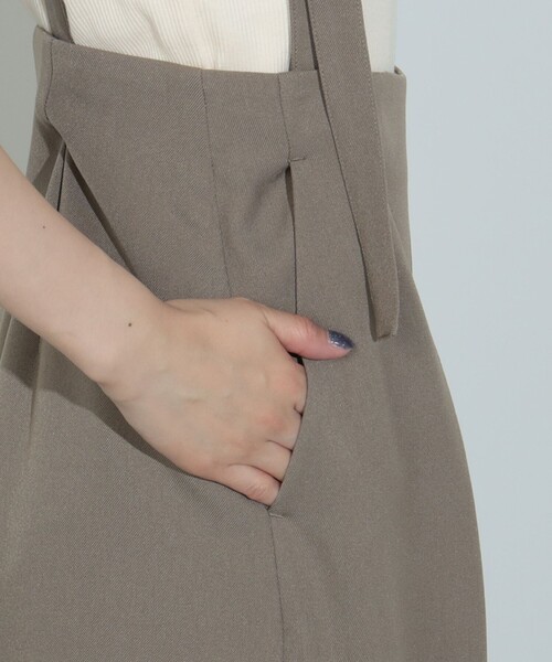 BEAMS HEART(ビームスハート)の「サスペンダー付 ハイウエスト ワイドパンツ(スラックス・レディース・ブラウン系その他4/オリーブ/チャコールグレー・SMALL/MEDIUM)」の16枚目の写真