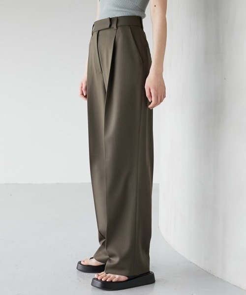 LA PEAU DE GEM（ラポドゥジェム）の「【LA PEAU DE GEM】マニッシュシンプルパンツ（スラックス・レディース・ホワイト/ブラック/ブラウン・1/2）」の17枚目の写真