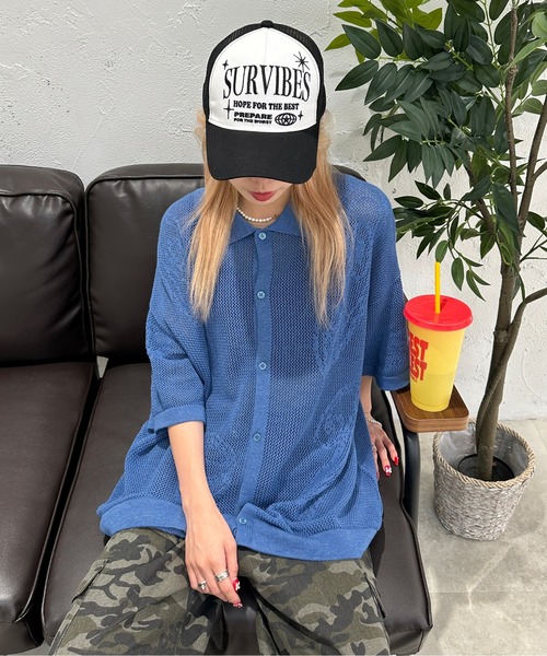 sedacle(セダクル)の「ペイズリー透かしニットポロ(ポロシャツ・メンズ・ブルー/ベージュ/ピンク・SMALL/MEDIUM/LARGE)」の1枚目の写真