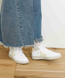 veja V10-23